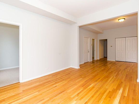 2nd image of 1447 N Washtenaw Ave APT 3