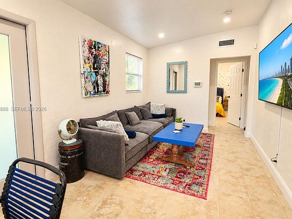 5th image of 3296 William Ave