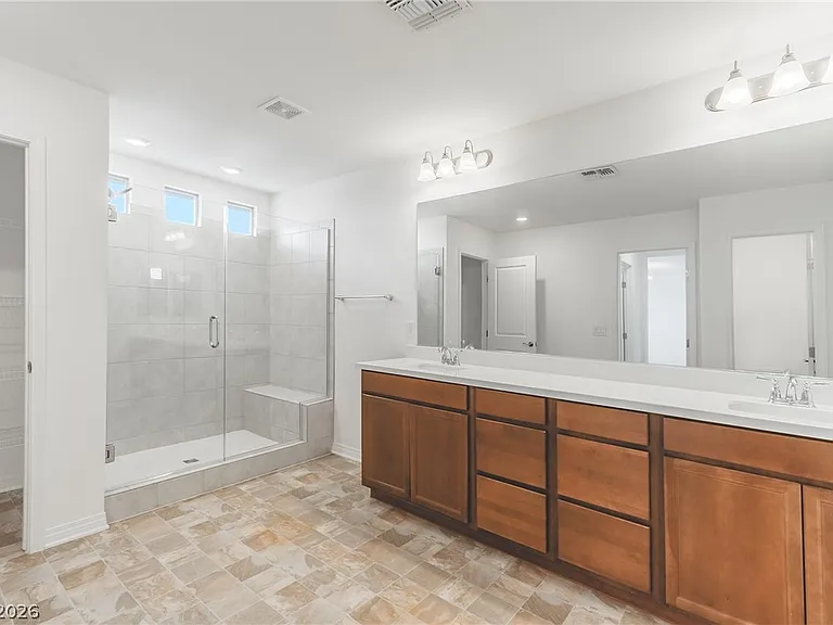 638 Great River Ave — Photo 18