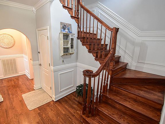 4th image of 109 Indian Hill Dr