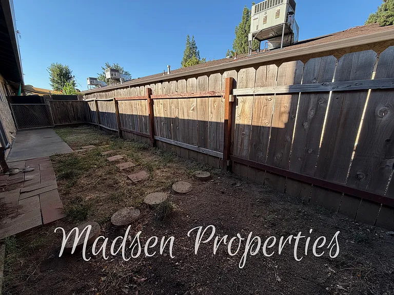 205 W Lassen Ave #12 — Photo 15