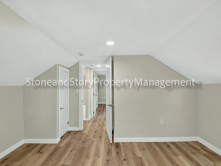 414 NE Grattan St — Photo 29