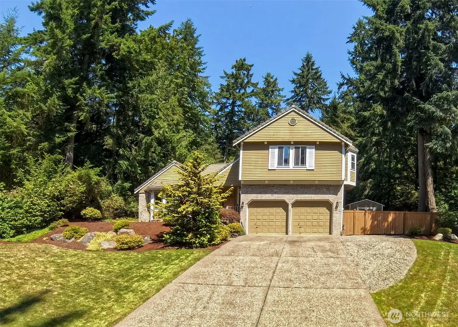 4411 35th Avenue photo 1
