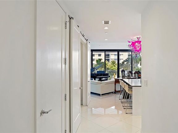3rd image of 100 1st Ave N #806