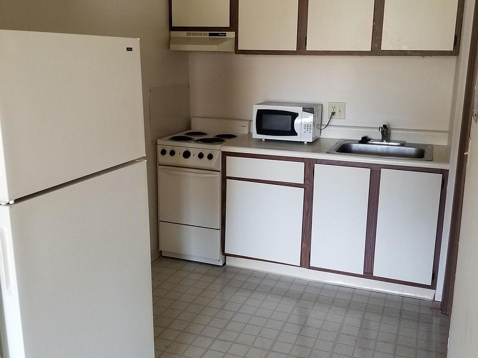 2nd image of 505 Sherbrook Ct