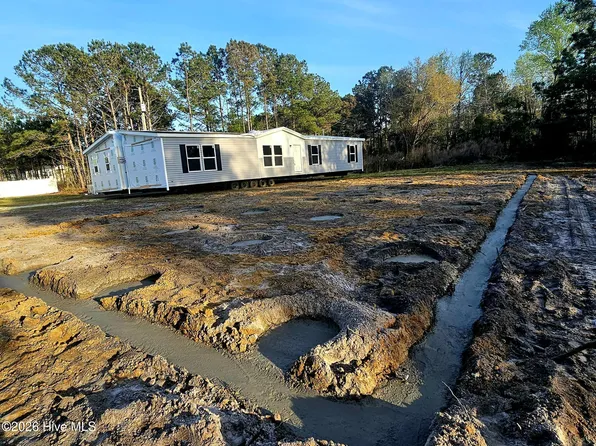 109 Mockingbird Lane, Holly Ridge, NC 28445