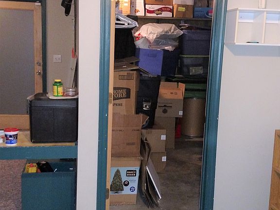 plenty of basement storage!