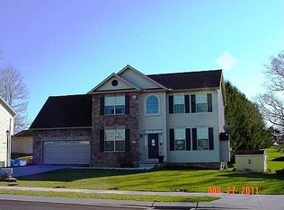 265 Hemlock Dr, Hanover, PA 17331