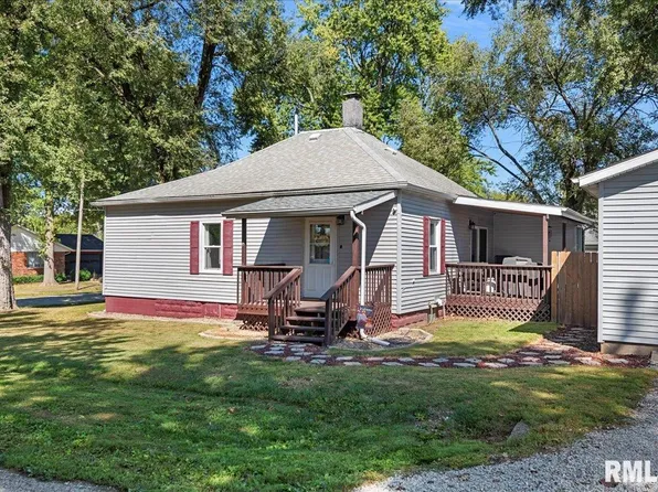 524 S 2nd St, Divernon, IL 62530