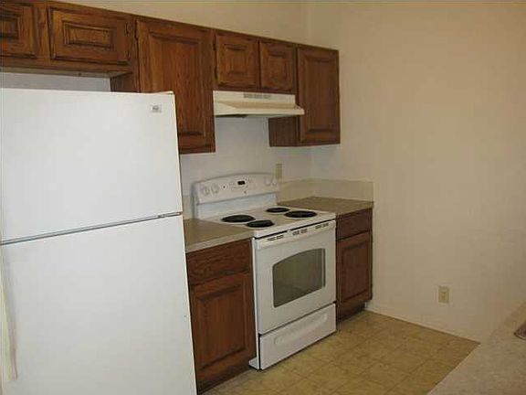 4th image of 4653 S Elizabeth Ave