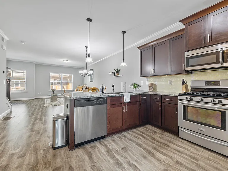 1365 Memorial Dr SE #9 — Photo 12