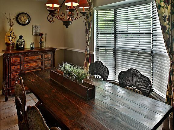 pic dining room WEB