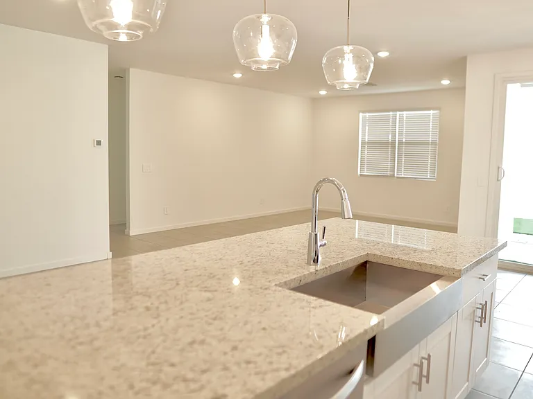 2426 E Grenache Rd — Photo 8