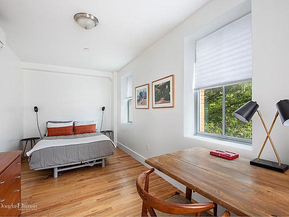 4th image of 609 Washington Ave