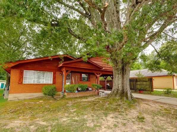 910 Larche Ln, Bastrop, LA 71220
