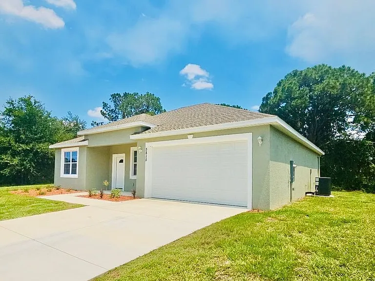 5815 Twisted Oaks Dr — Photo 2