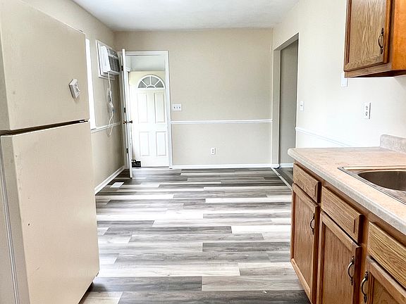 2nd image of 513 Franklynn Dr #1