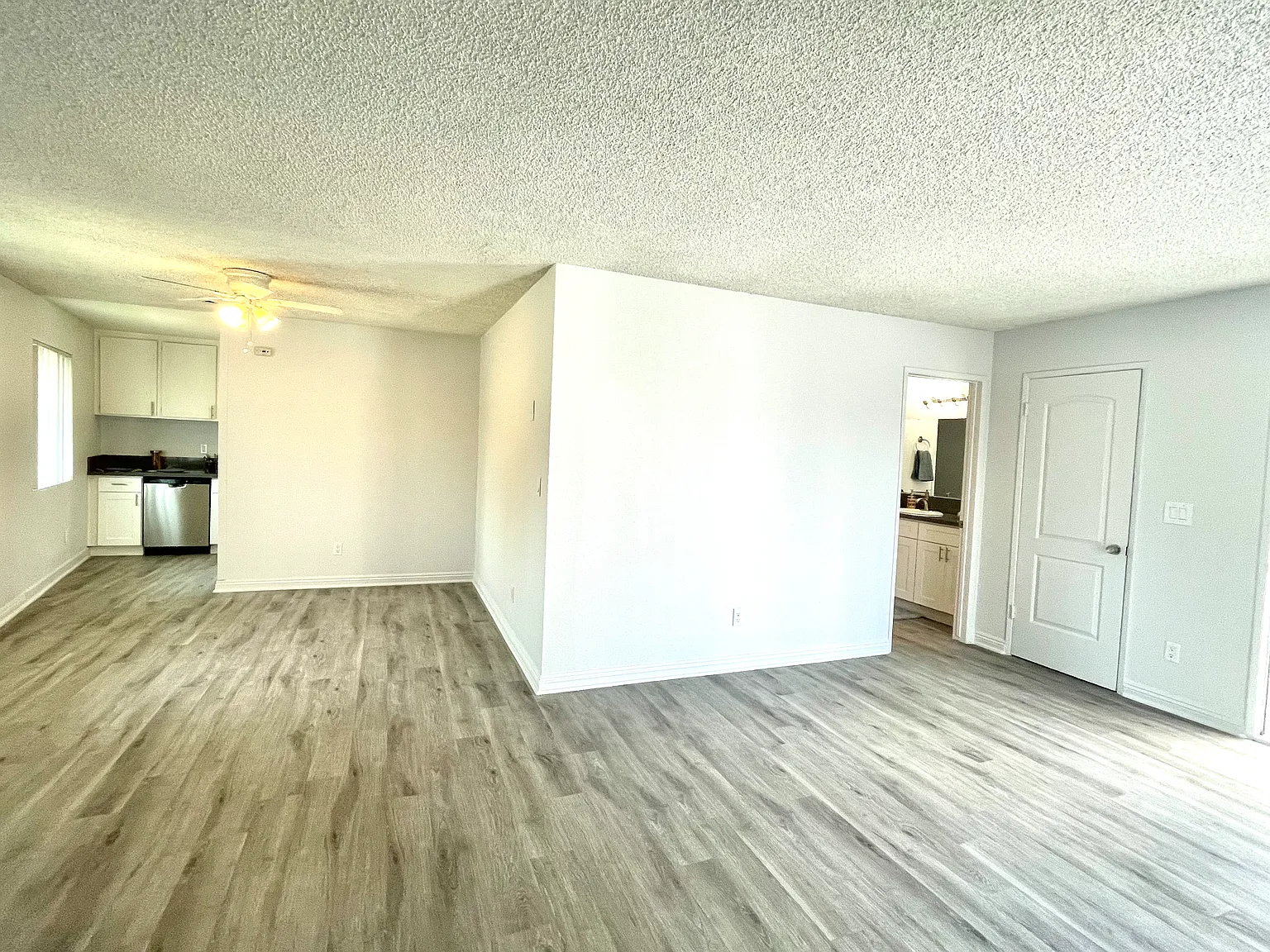 Sea Cliff Terrace — Photo 2