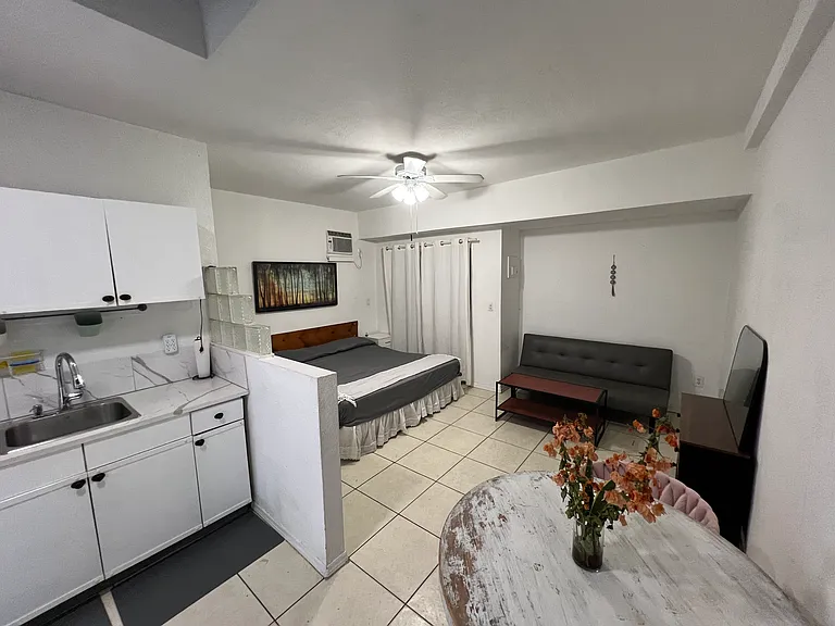 370 NE 166th St #C — Photo 2