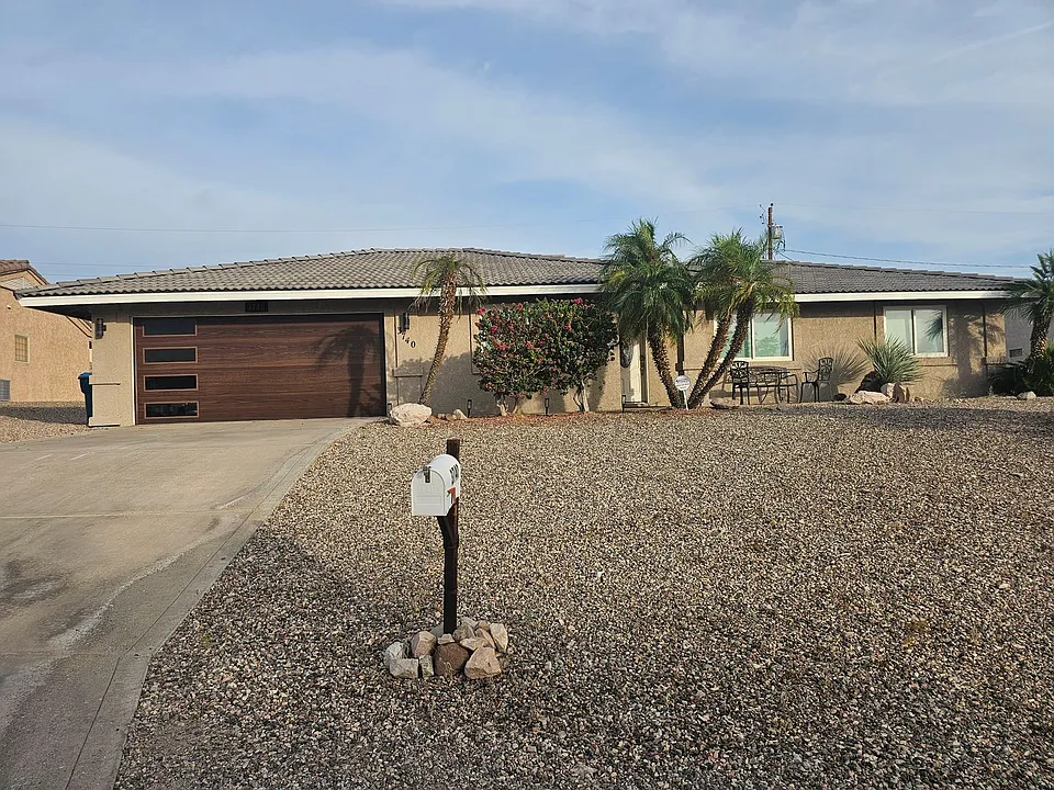 3740 Breakwater Dr