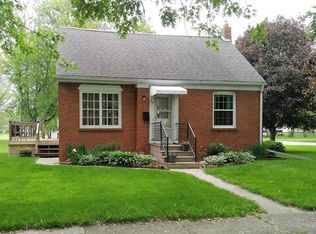 210 9th Ave, Mendota, IL 61342