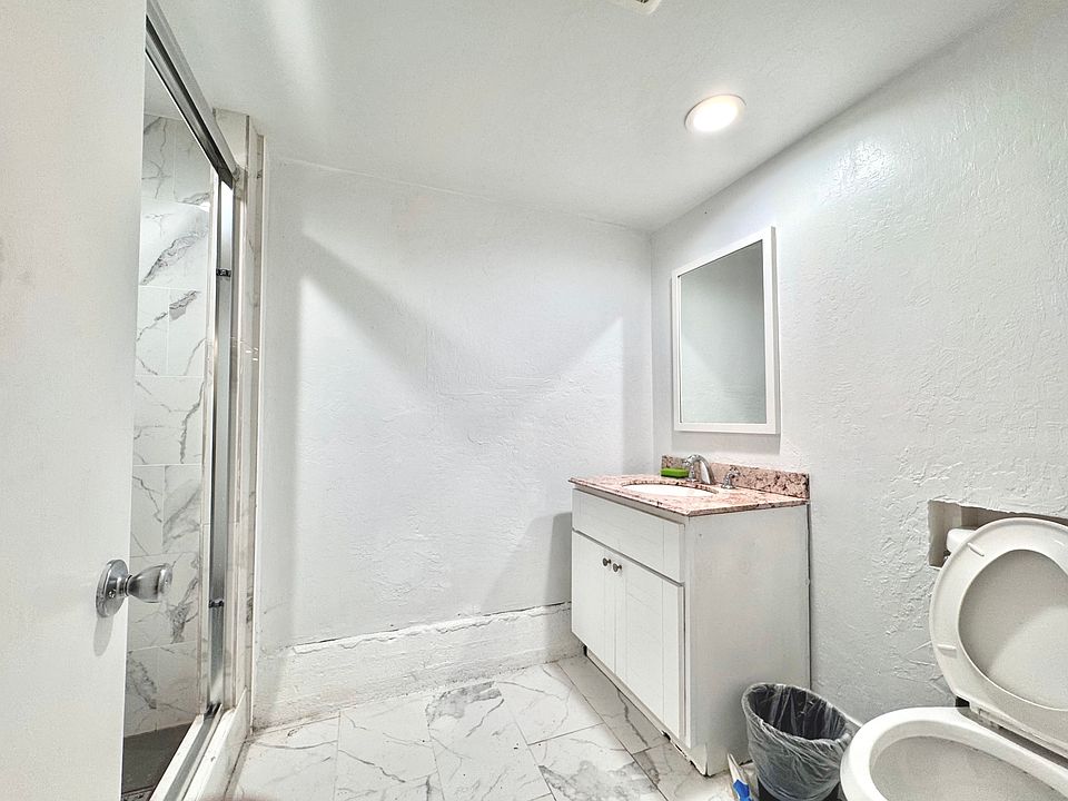 1st image of 274 Evergreen Ave