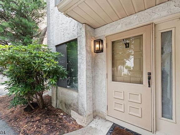 2nd image of 114 Park Gate Dr