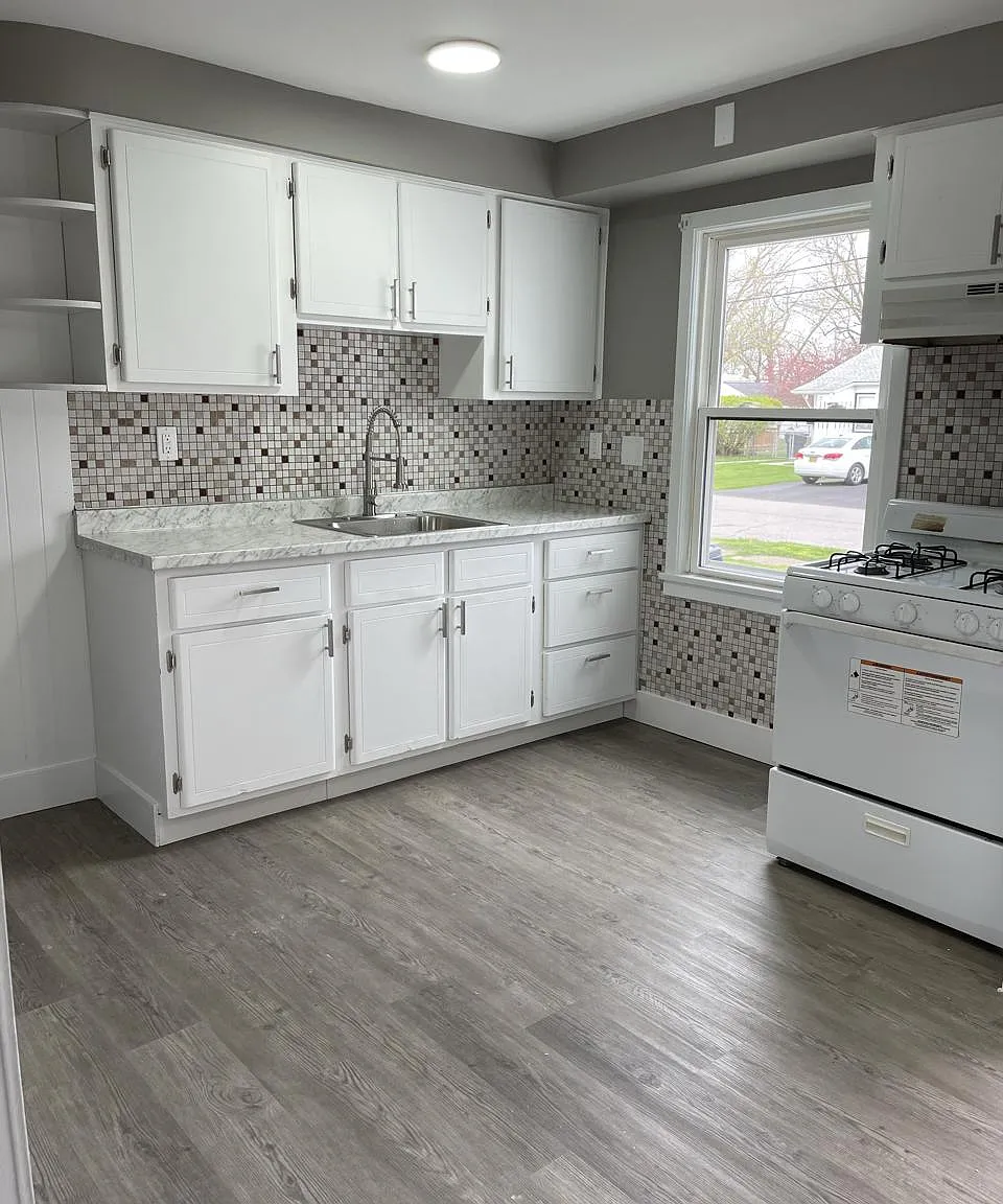 2 bed, 824 sqft, $1,200 — Photo 1