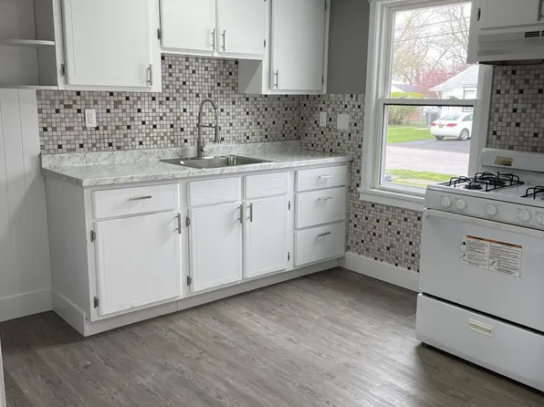 139 Ridgewood Cir, Buffalo, NY 14218
