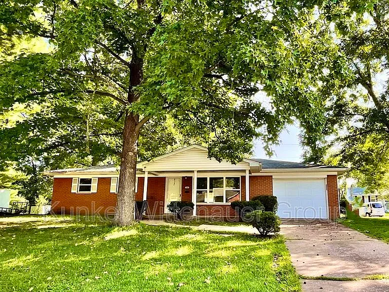 700 Saint Mary Dr — Photo 1