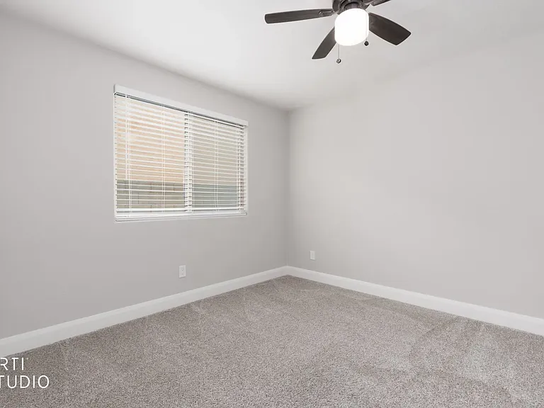 130 E First North St #100 — Photo 8