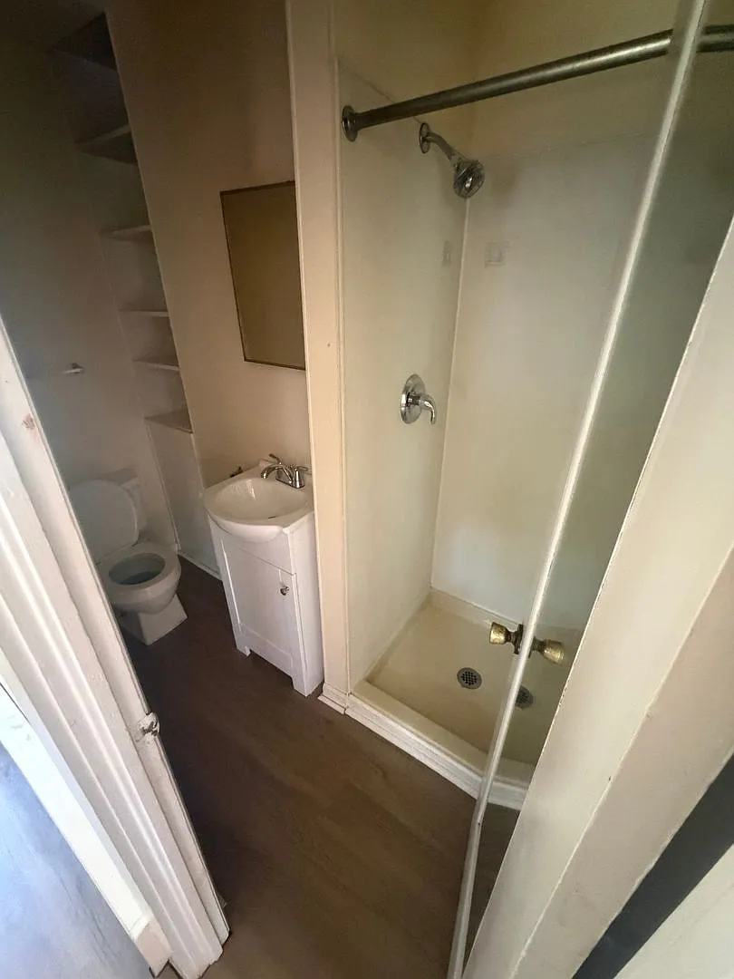 282 Manning Blvd — Photo 4