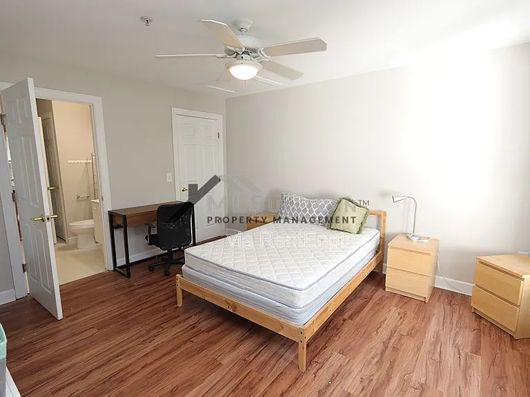 929 Morreene Rd #C35 — Photo 12