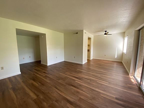 5th image of 1577 Greenlea Dr APT 5