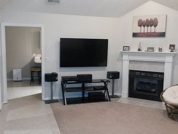 4th image of 823 S Melchoir Dr W
