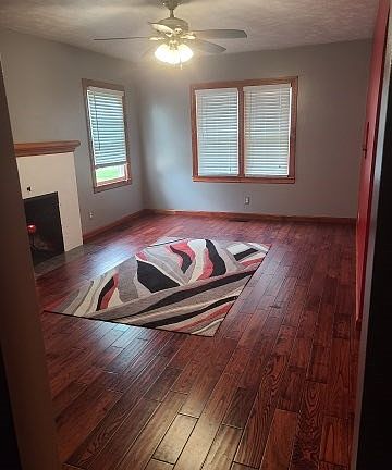 4th image of 2415 Walnut Dr