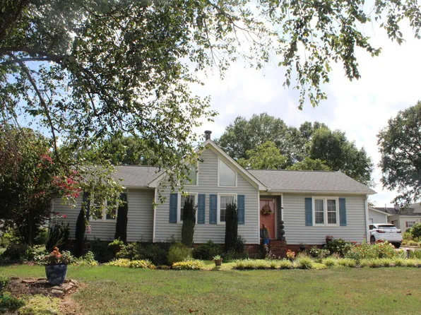 1170 Hanging Rock Rd, Boiling Springs, SC 29316