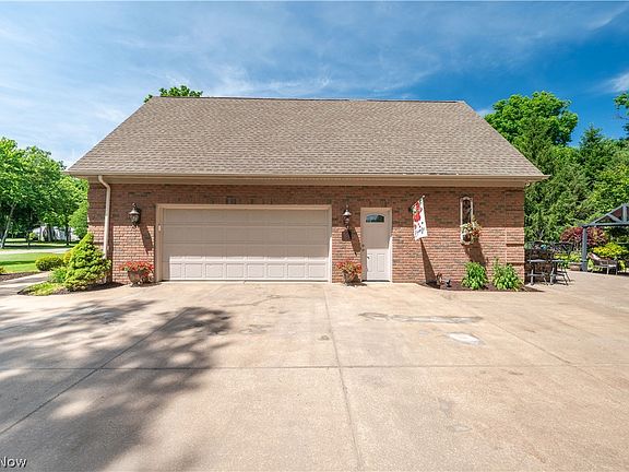 4th image of 5581 Kingwood Ln