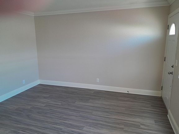 3rd image of 1371 E Washington Ave #202