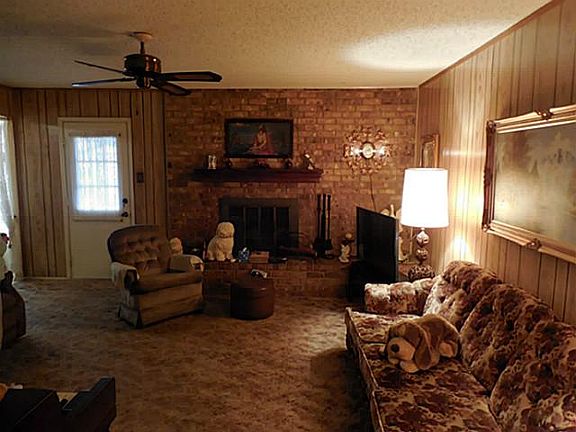 2nd image of 2836 S Meadow Dr