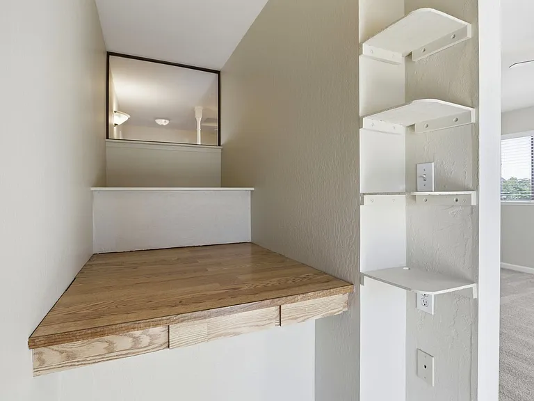 498B Beck St — Photo 12