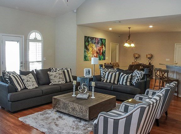 5th image of 4605 Hilltop Dr