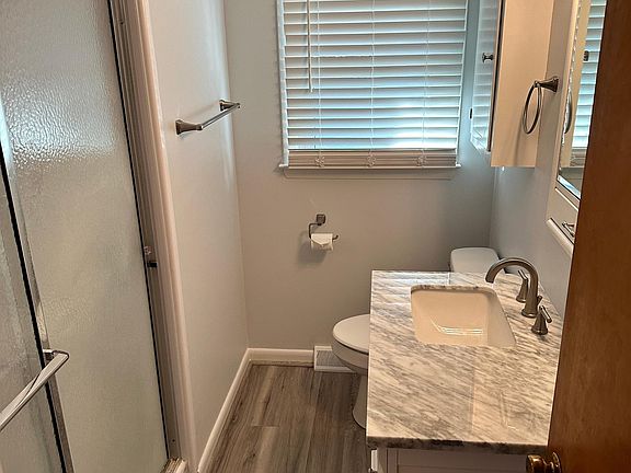 4th image of 2231 Bainbridge Dr