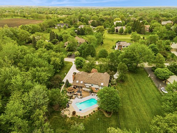 5th image of 5632 Oakwood Cir