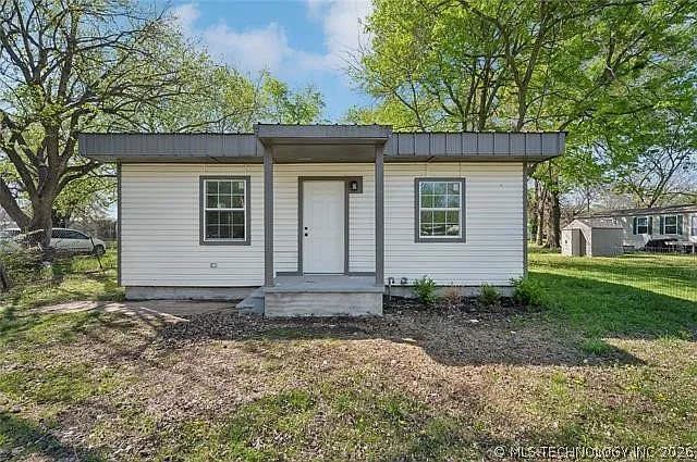 1109 E Holden St — Photo 1
