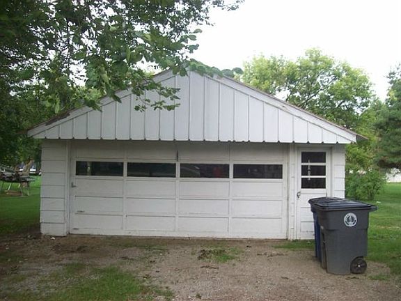 4th image of 932 Louisiana Ave