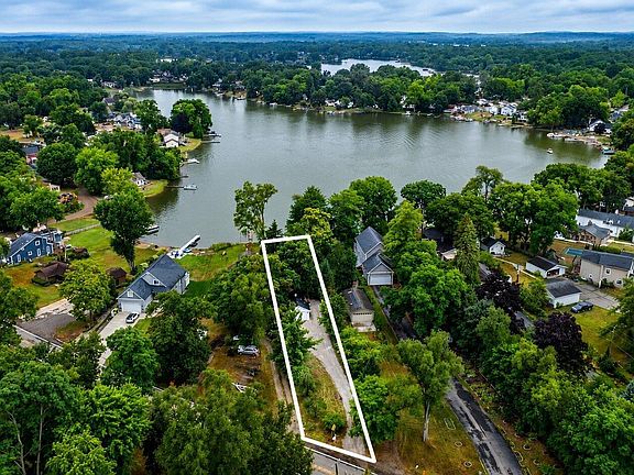 2nd image of 9322 Cedar Island Rd