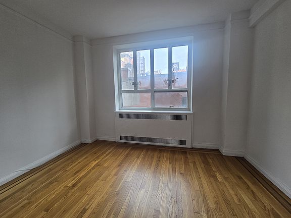 4th image of 200 W 20th St APT 615