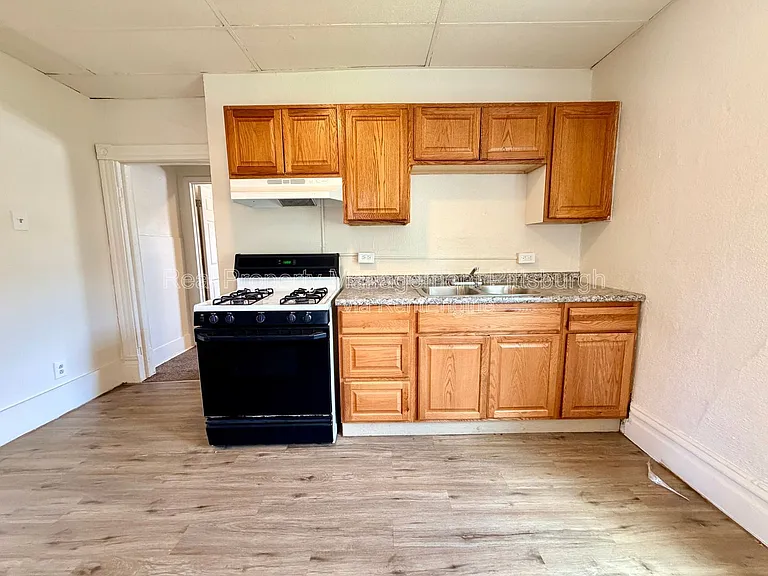 405 Main St — Photo 6