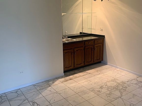 4th image of 550 Elizabeth Dr #19C